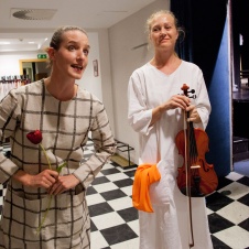 Duck, Death and the Tulip, foto: Miha Fras