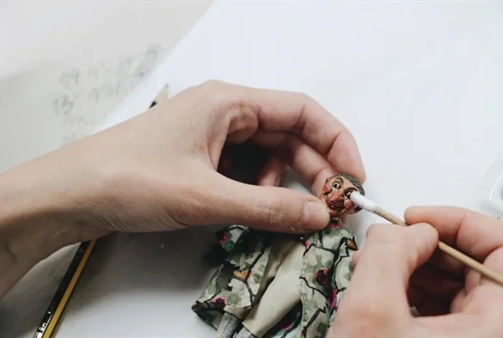 VIDEO: Preserving puppets