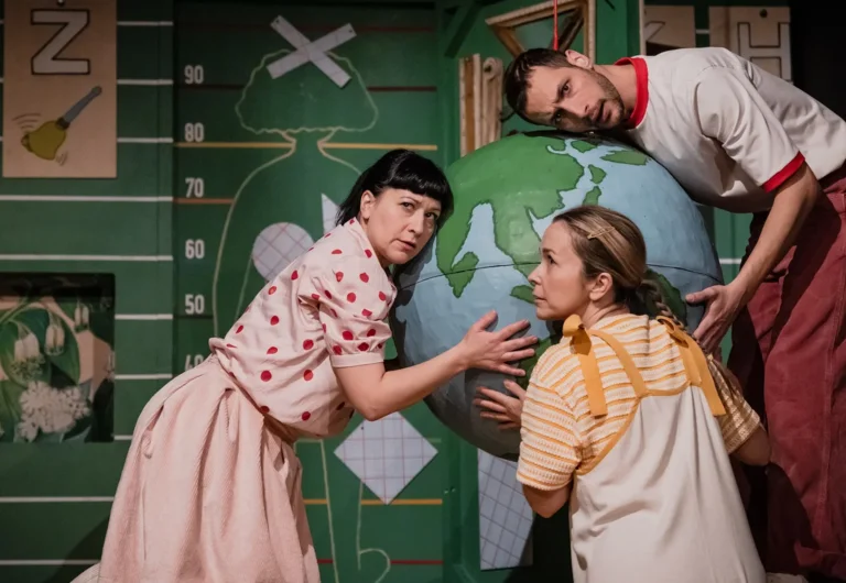 Z odra v muzej / Učiteljica